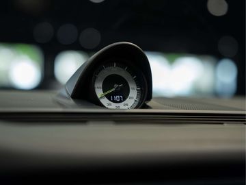 Car image 36