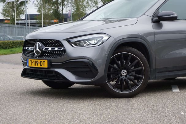 Mercedes-Benz GLA 180 100 kW image number 1