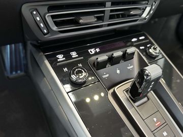 Car image 33