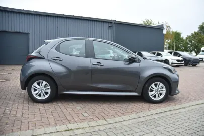Car image 4