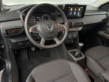 Car image 11