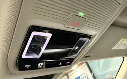 Car image 25