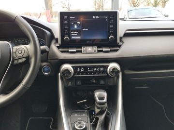 Car image 14