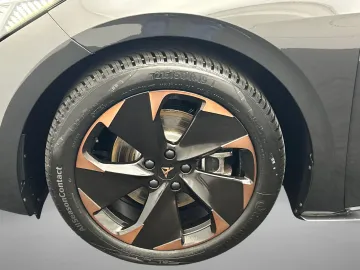 Car image 27