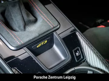 Car image 34