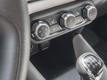 Car image 32