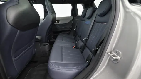Car image 25
