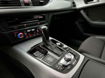 Car image 30