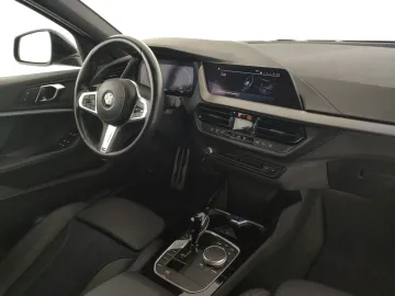 Car image 42