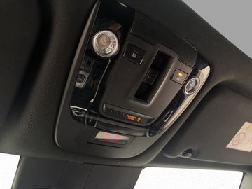 Car image 38