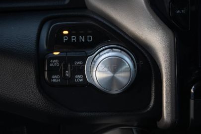 Car image 35