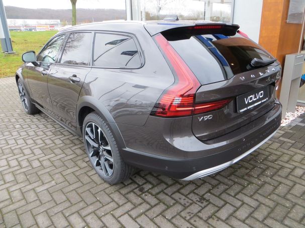 Volvo V90 Cross Country AWD B4 145 kW image number 4