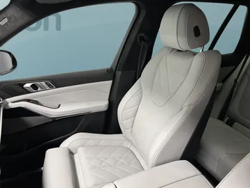 Car image 36
