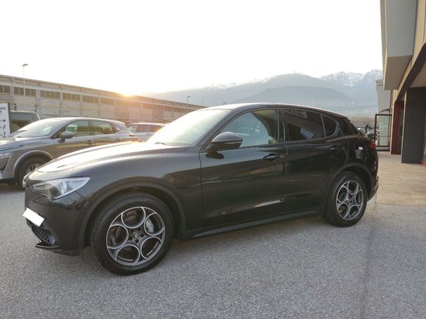 Alfa Romeo Stelvio AT8 Q4 140 kW image number 1