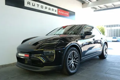 Car image 28