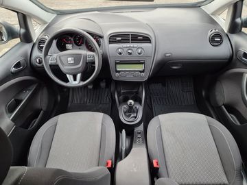 Car image 10