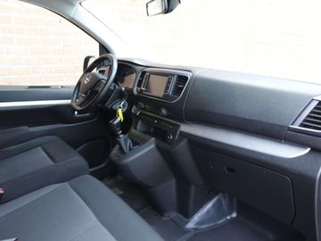 Car image 37