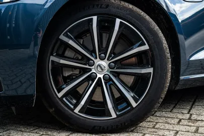 Car image 37