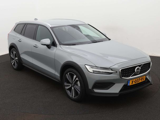 Volvo V60 Cross Country AWD B5 185 kW image number 8