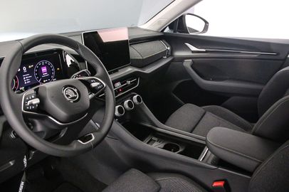 Car image 37