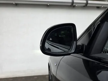 Car image 36