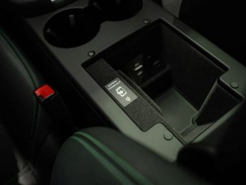 Car image 35