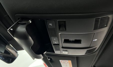 Car image 36