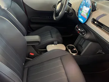 Car image 25