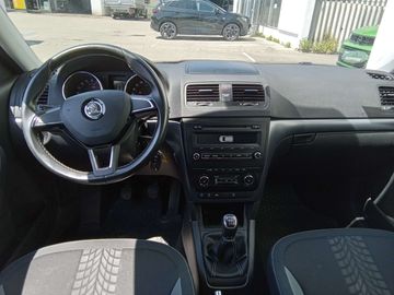 Car image 11