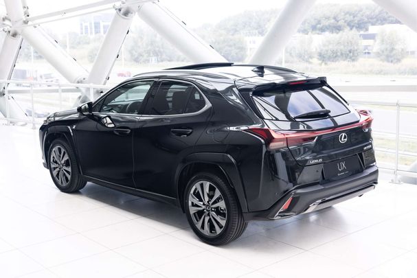 Lexus UX 250h 135 kW image number 4