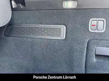 Car image 34
