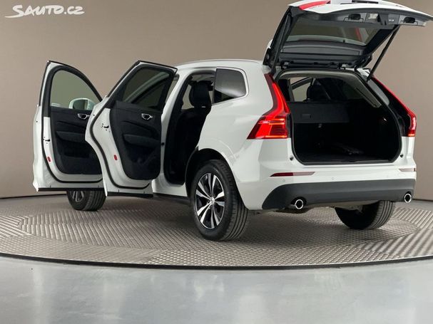 Volvo XC60 B4 AWD Momentum 145 kW image number 7