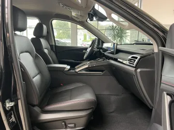 Car image 29