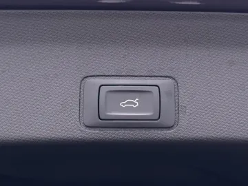 Car image 49