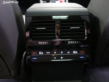 Car image 38