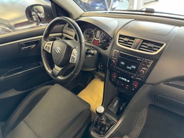 Car image 13