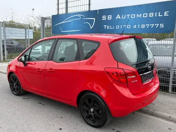 Car image 3