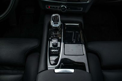 Car image 37