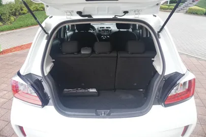 Car image 29
