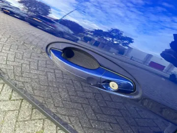 Car image 35