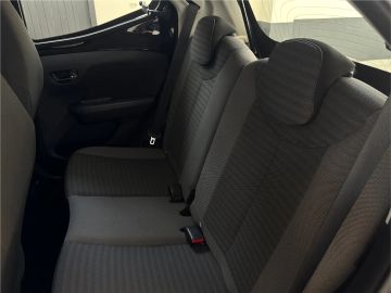 Car image 30