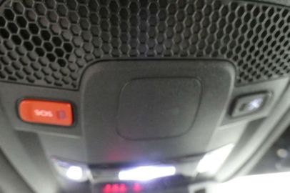 Car image 36