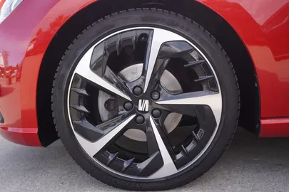 Car image 32