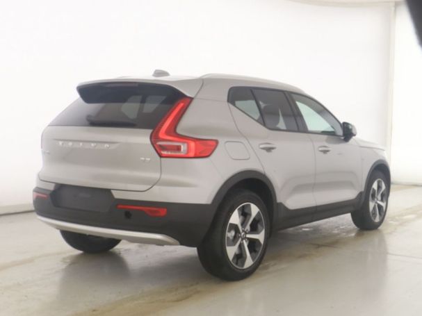 Volvo XC40 B3 Core 120 kW image number 2