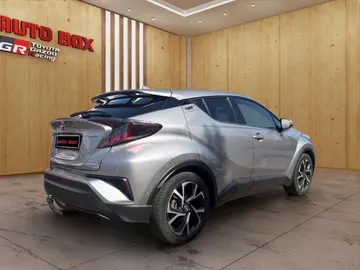 Car image 2