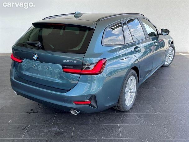 BMW 330 e Touring xDrive 215 kW image number 2