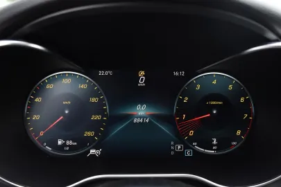 Car image 18