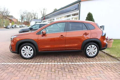 Car image 3