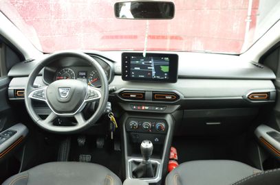 Car image 13