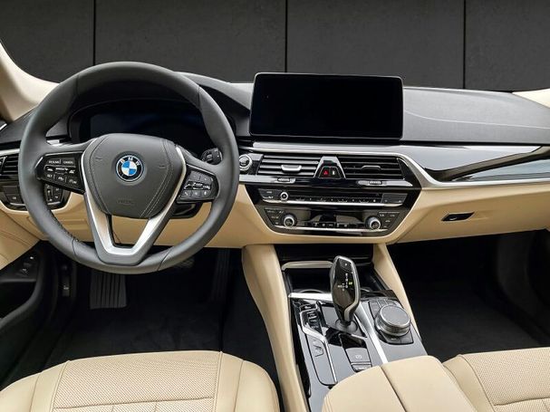 BMW 530 Touring 215 kW image number 7